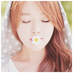 Аватар Корейская Ulzzang модель Kim Shin Yeong / Ким Шин Ён с цветком ромашки во рту