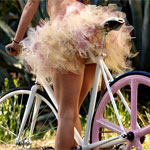 Аватар Девушка с светло-розовой пачке на велосипеде