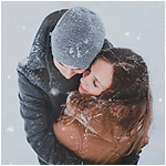 Аватар Девушка и мужчина под снегопадом